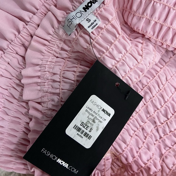 Fashion Nova Lovely and Pure off shoulder romper size Small - Picture 4 of 5